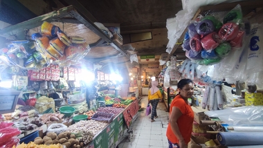 Suasana Pagi Di Pasar Tradisional