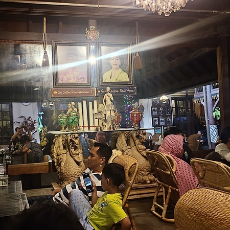 Restoran House of Raminten