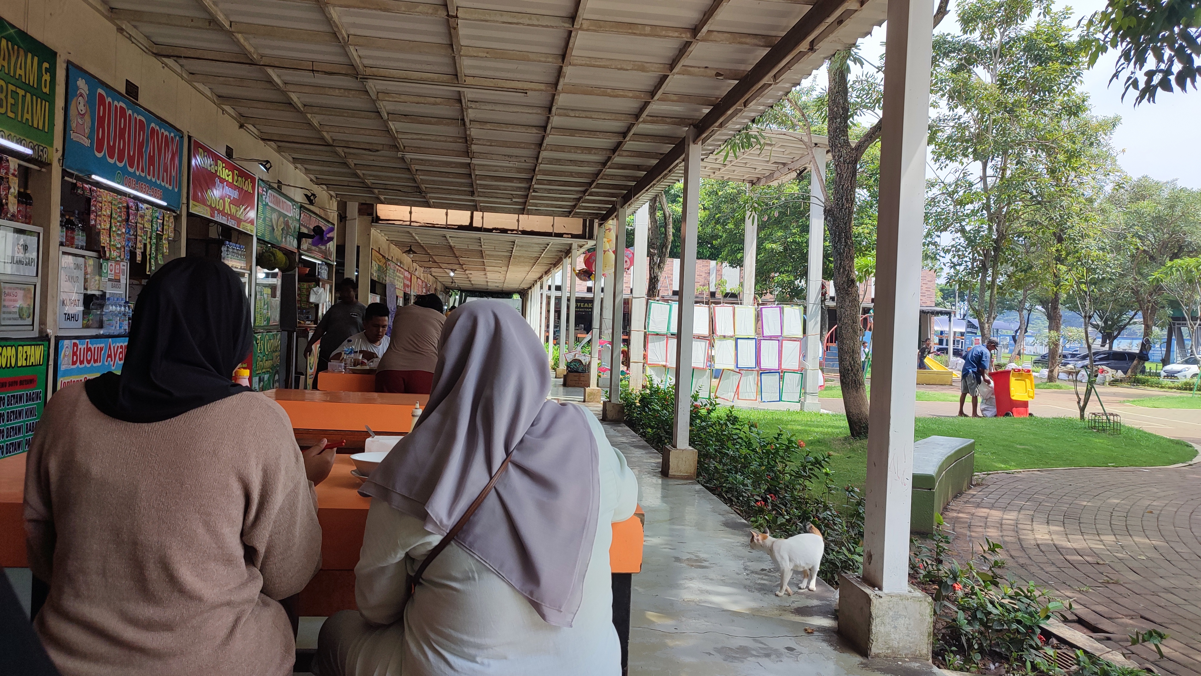 Foodcourt Pasar Citra Indah Jonggol