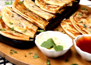 Spicy Chicken Paratha