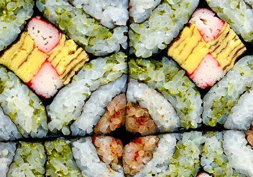 Shikai-Maki: Gulungan Sushi Berpola Geometris dari Jepang Yang Menakjubkan Untuk Hidangan Keluarga Anda
