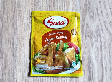 Sasa Bumbu Ungkep Ayam Kuning