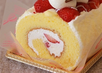 Cake Gulung Strawberry