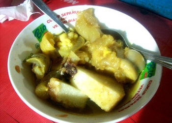 Lontong Kikil