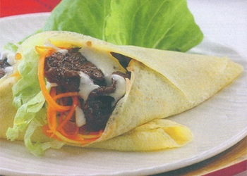 Crepe Isi Daging Saus Keju