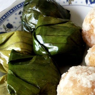 Kue Lapek Bugih Kue Lapek Bugih