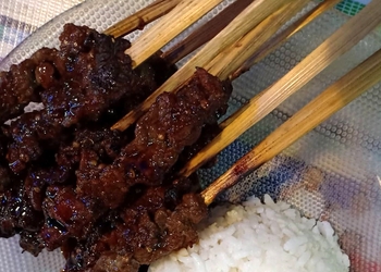 Sate Daging Sapi Bumbu Kacang