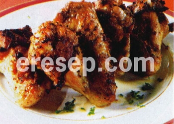 Awaneh (Sayap Ayam Saus Tahini)