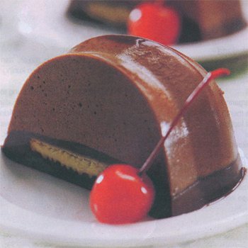 Puding Cokelat Lapis Biskuit Kelapa