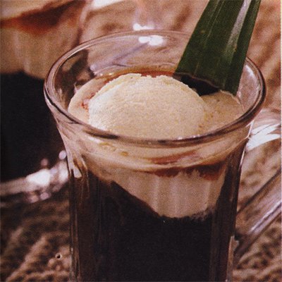 Bir Pletok Mahkota Es Krim