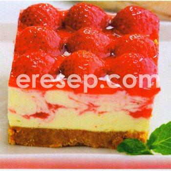 Cheesecake Marmer Stroberi