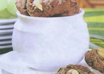 Chocolate & Cashew Nut Cookies