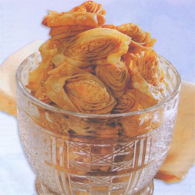 Kue Gulung Bawang Putih