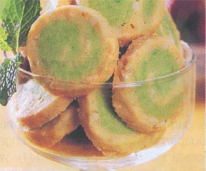 Kue Kering Gulung Kacang Pandan