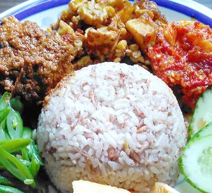 Nasi Uduk Beras Merah