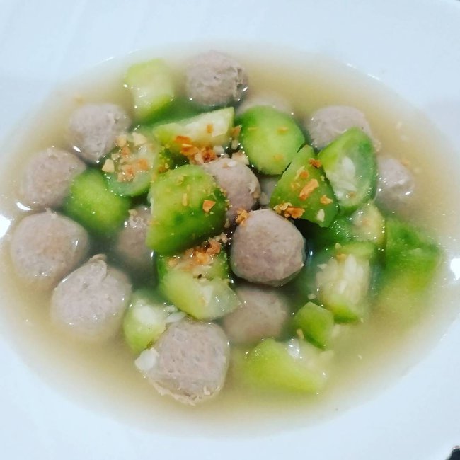 Segarnya Sayur Oyong Bakso Ikan