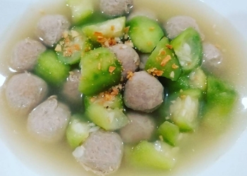 Segarnya Sayur Oyong Bakso Ikan