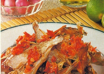 Ikan Billis Bumbu Lado