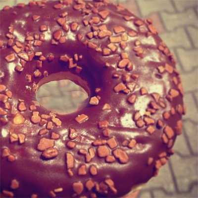 Donat Kacang Cokelat