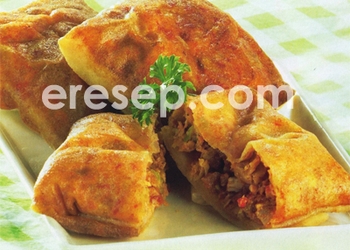 Martabak Isi Tuna Pedas