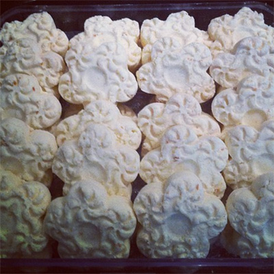 Kue Bangkit Kue Bangkit