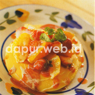 Pancake Dengan Saus Strawberry Dan Jeruk Sunkis Pancake Dengan Saus Strawberry Dan Jeruk Sunkis