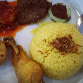 Nasi Kuning Banjar