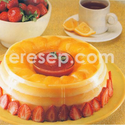 Puding Persik Saus Stroberi