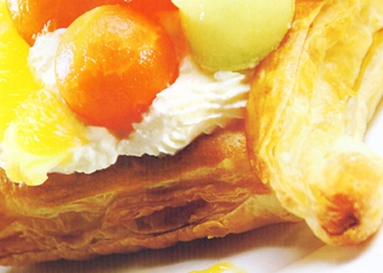 Puff Pastry Tart Buah Tropis