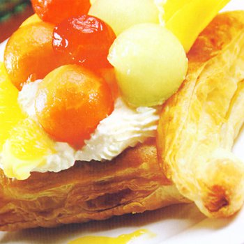 Puff Pastry Tart Buah Tropis