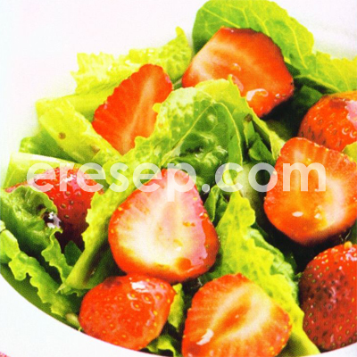 Salad Hijau Stroberi Salad Hijau Stroberi