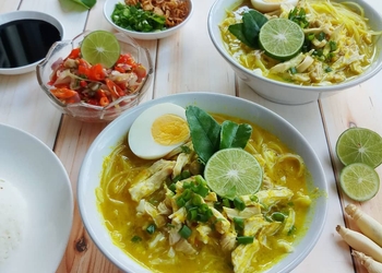 Soto Ayam Kuah Kuning